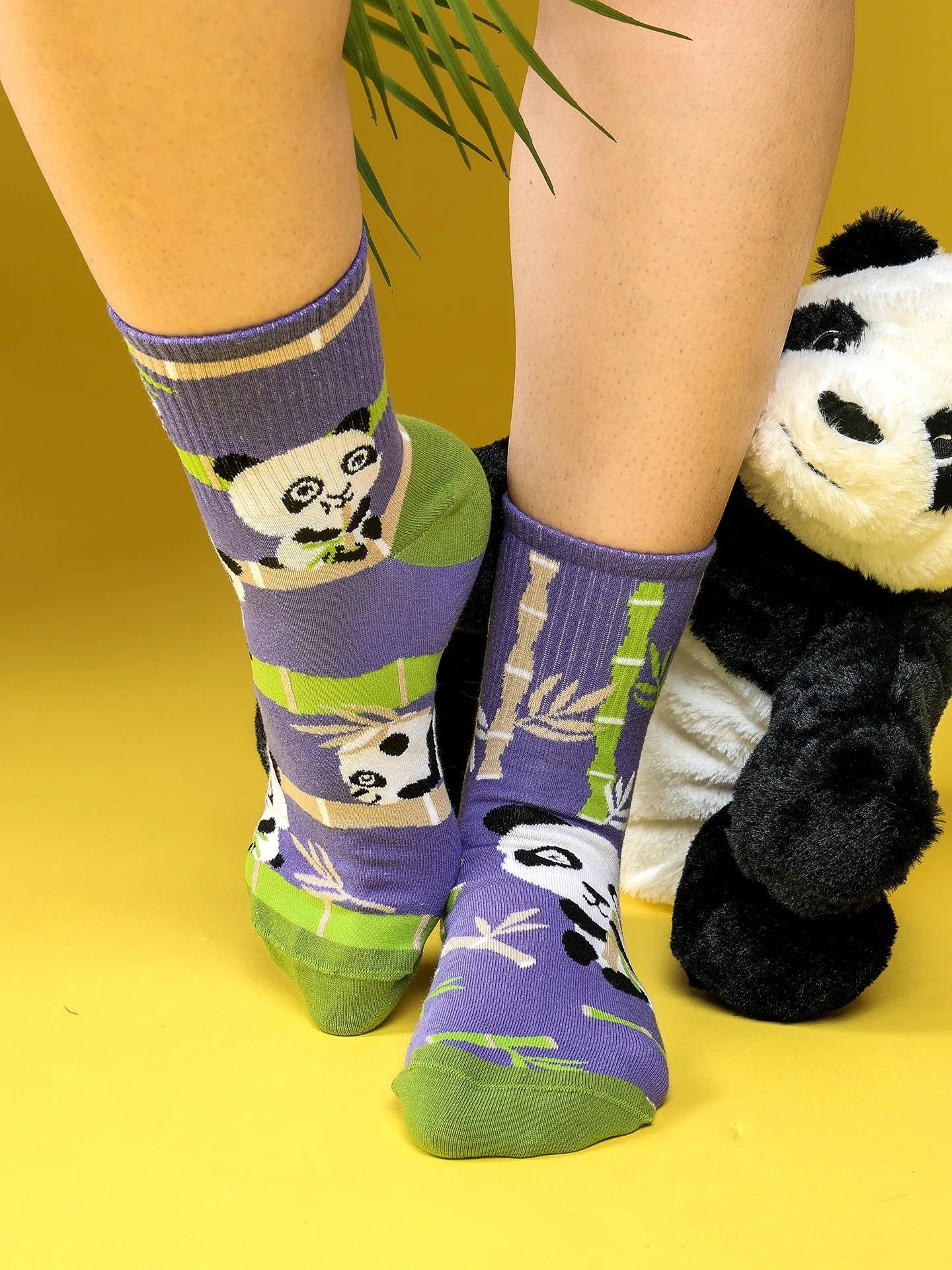 crew-socks-panda-acrobat-1-4b/4b54c7b73240fdafa1b8c50c1072269dc13c560e
