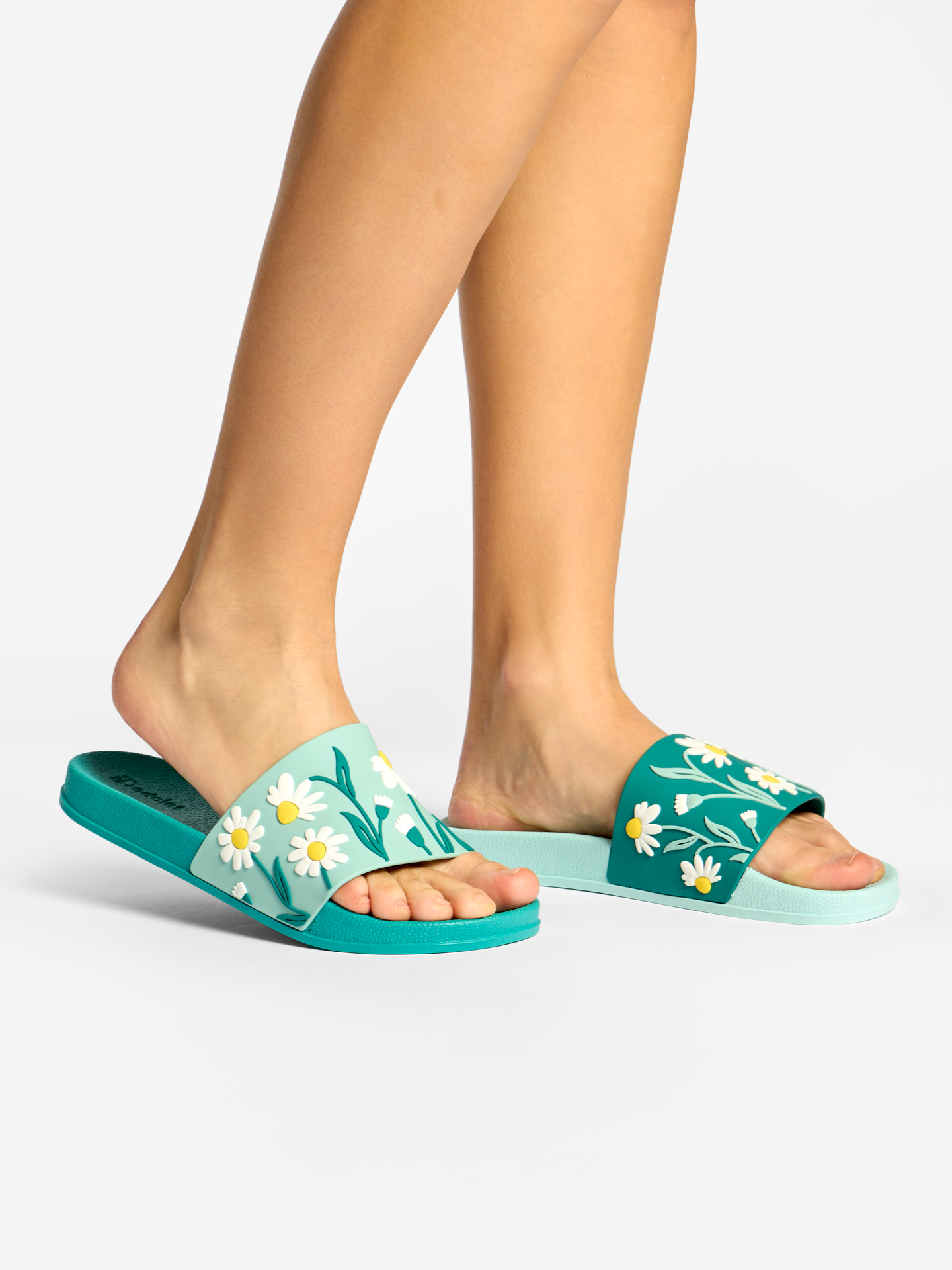 slides-turquoise-chamomile-47/47ecb029eff54aa2505a6fdeddef58571d16fee5