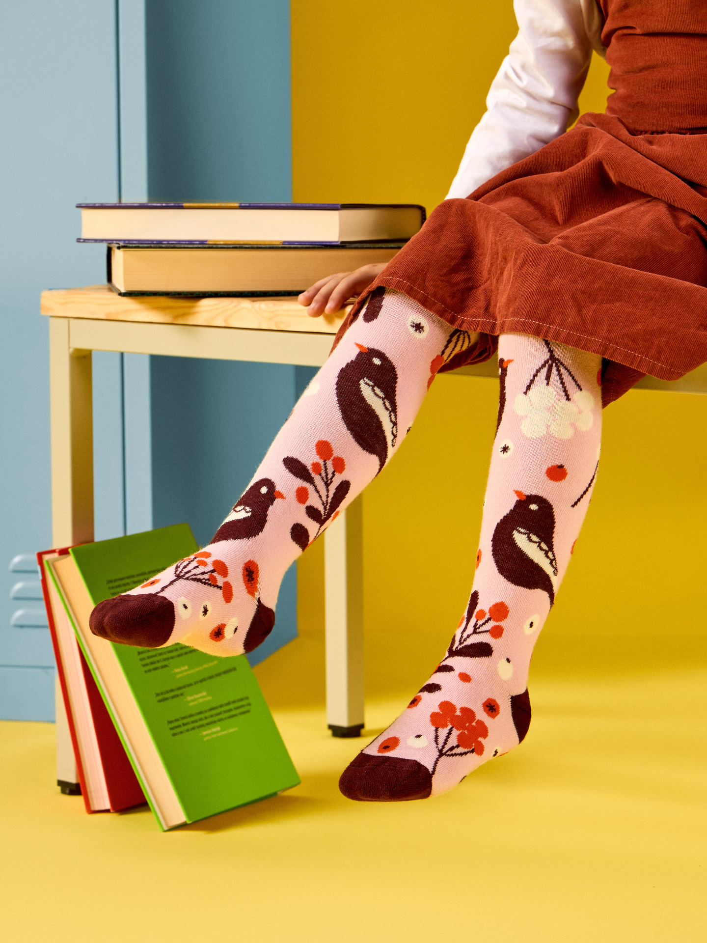 kids-tights-birds-berries-4e/4e1056895ac60cf7619e0fe10df5a480a3228a96