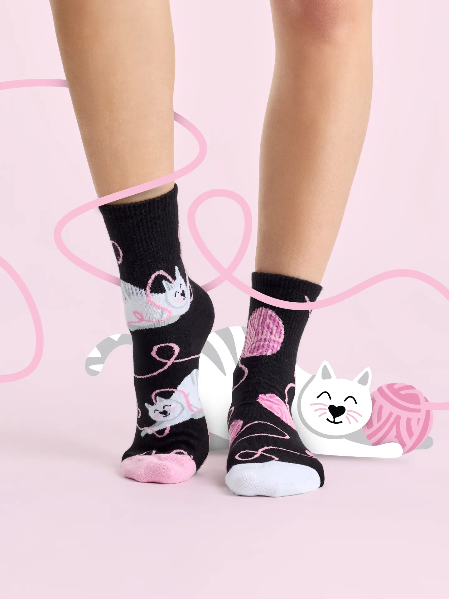 crew-socks-cat-ball-1-5b/5bbed3407fefe1c3edecb6316ee0e2c4a1090fe1