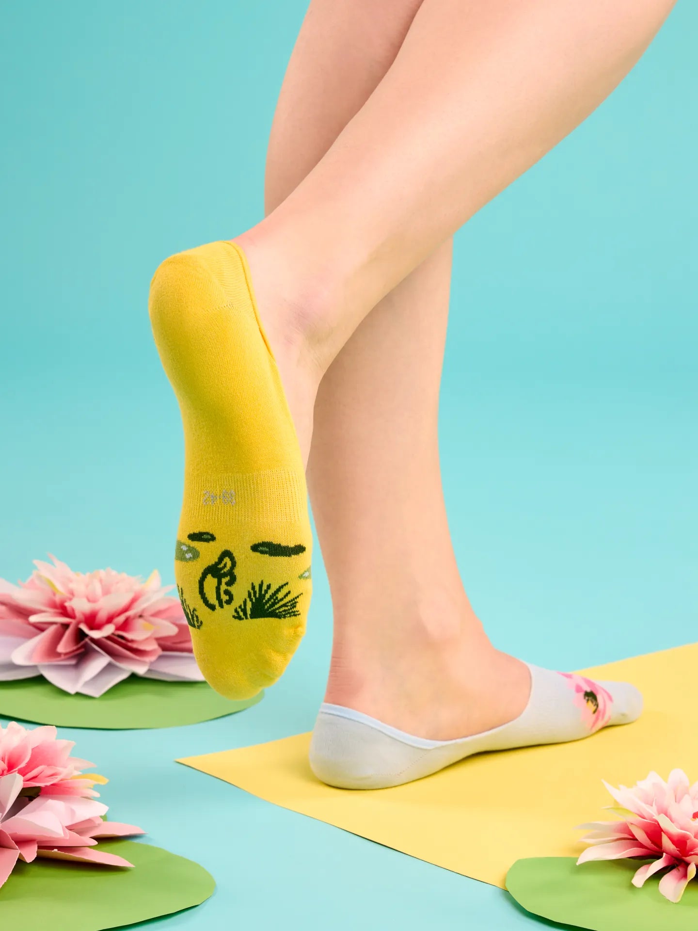 no-show-socks-water-lily-33/33d90a59d45a5b064239725effcf3045cc280bd2