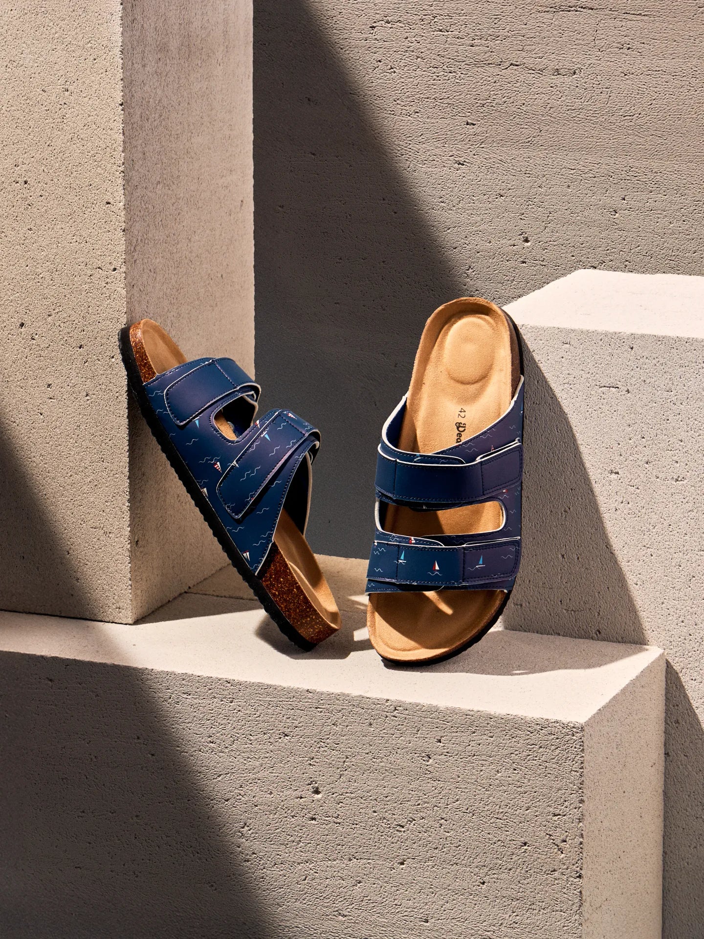 mens-urban-slides-sailboats-on-the-sea-b2/b23558cc9b56bb9d3bbb1c953dfcc45f5e37d2bb