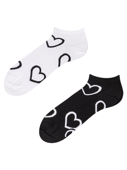 ankle-socks-black-white-hearts-1-53/5322b03fdd9b3b01afeaf40024fe08bddd7a99dc