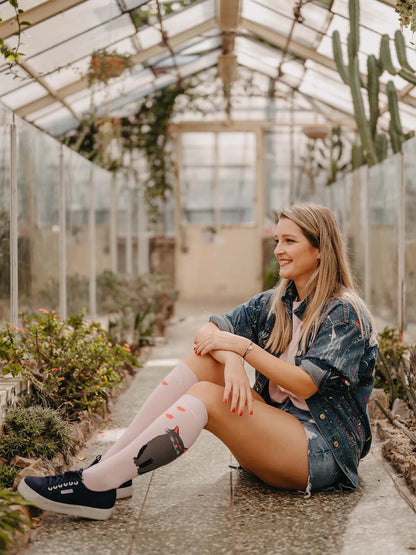 knee-high-socks-black-white-cat-be/beb7ade1ce2b039dc65420f68046f6f18ff47904