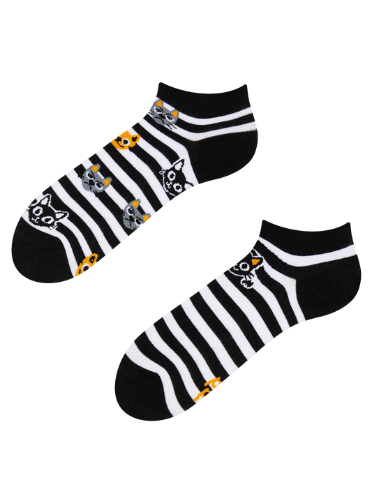 ankle-socks-cats-stripes-1-f8/f8ff457f5a3dfcc85f525393ca4ab7fdb61c4325