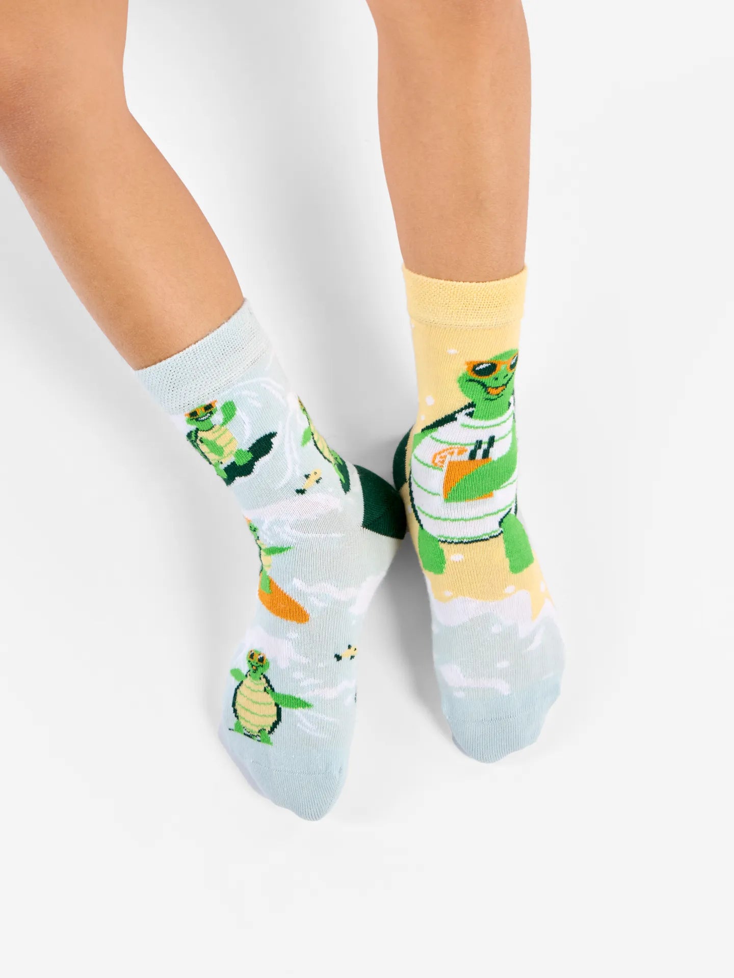 kids-socks-turtle-the-surfer-1-83/833b0b511c3f80e2d0f111cca1e829e197a56675