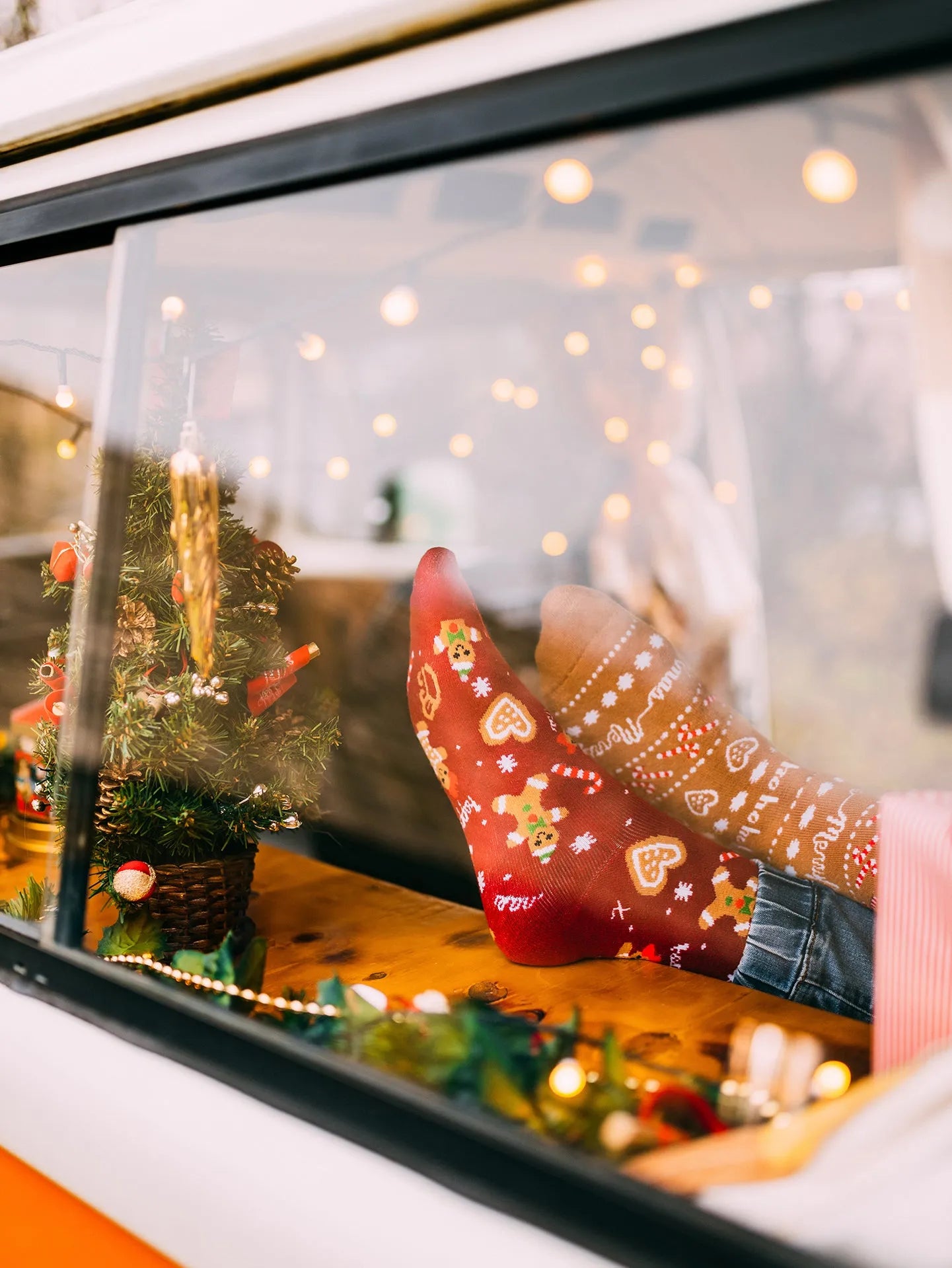 warm-socks-gingerbread-world-1-75/75d17894f944d81e0258e93f7e25fe85ee4ce4cf