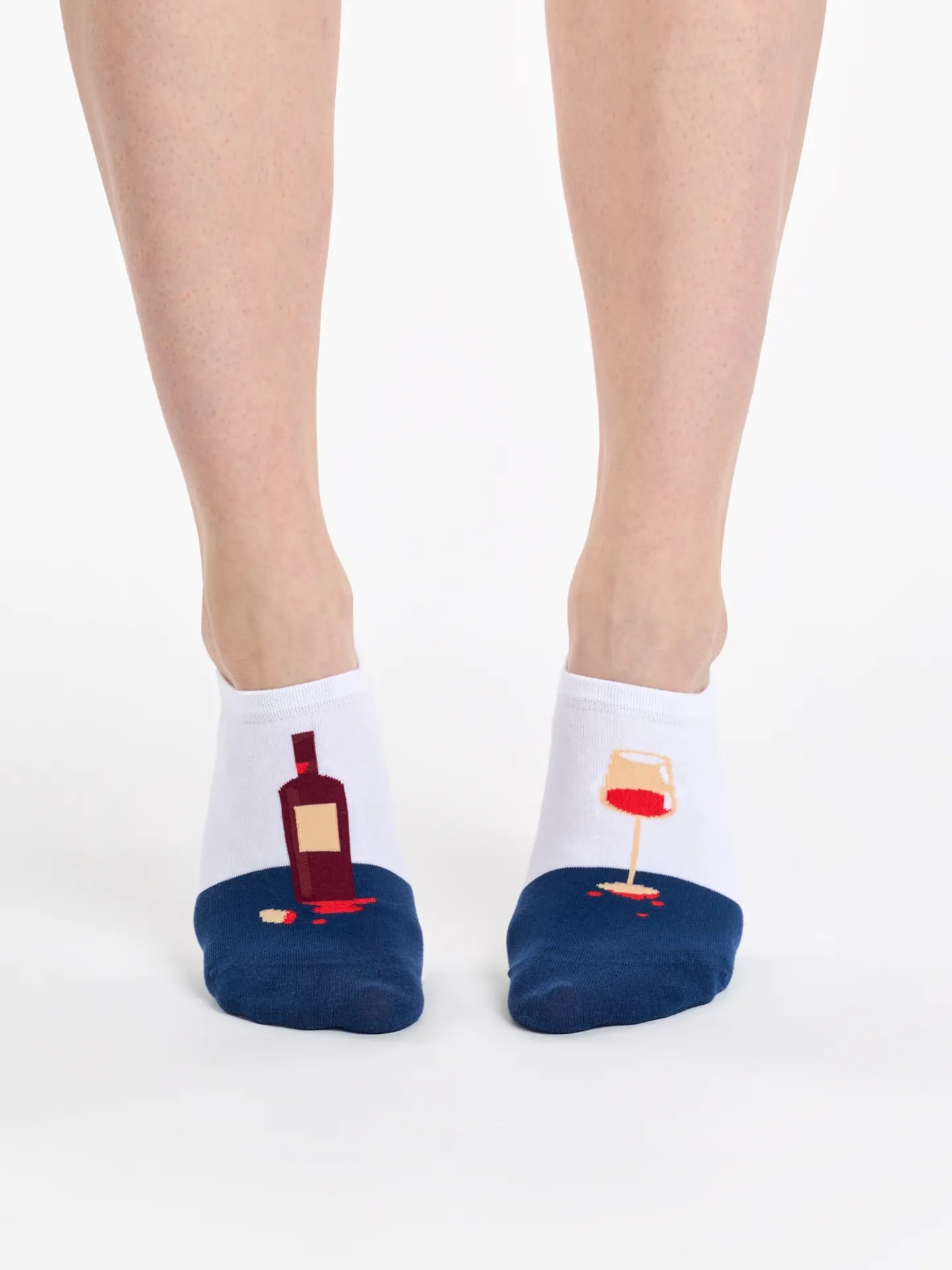 sneaker-socks-bottle-of-wine-okt-27/274eeed56487fecb5f97c09899e492a94f678ba2