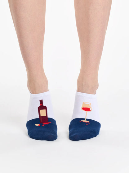 sneaker-socks-bottle-of-wine-okt-27/274eeed56487fecb5f97c09899e492a94f678ba2