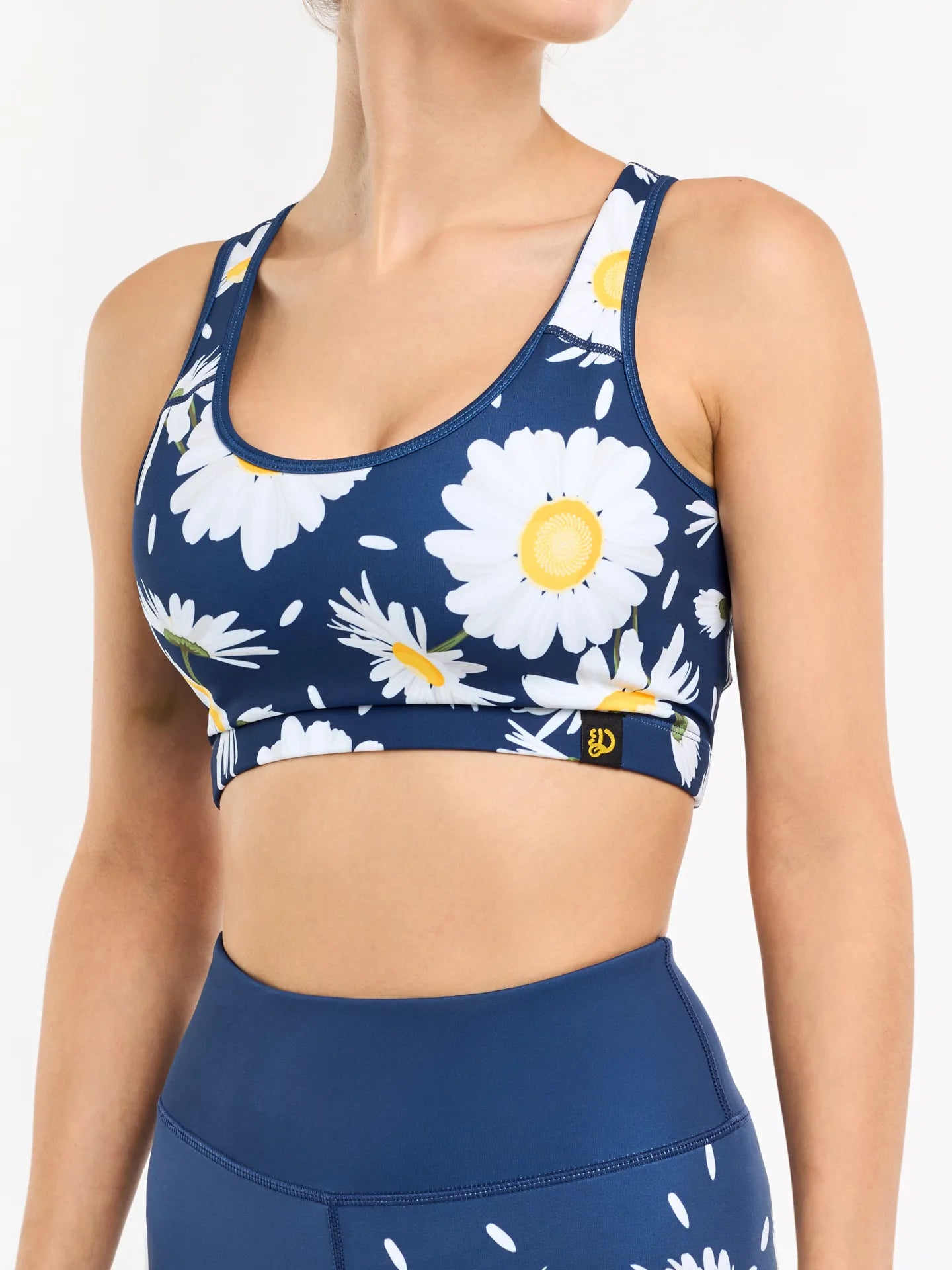 gym-top-spring-daisies-c1/c1c4b058ad49564ddb3003cb76a85daeb7236378