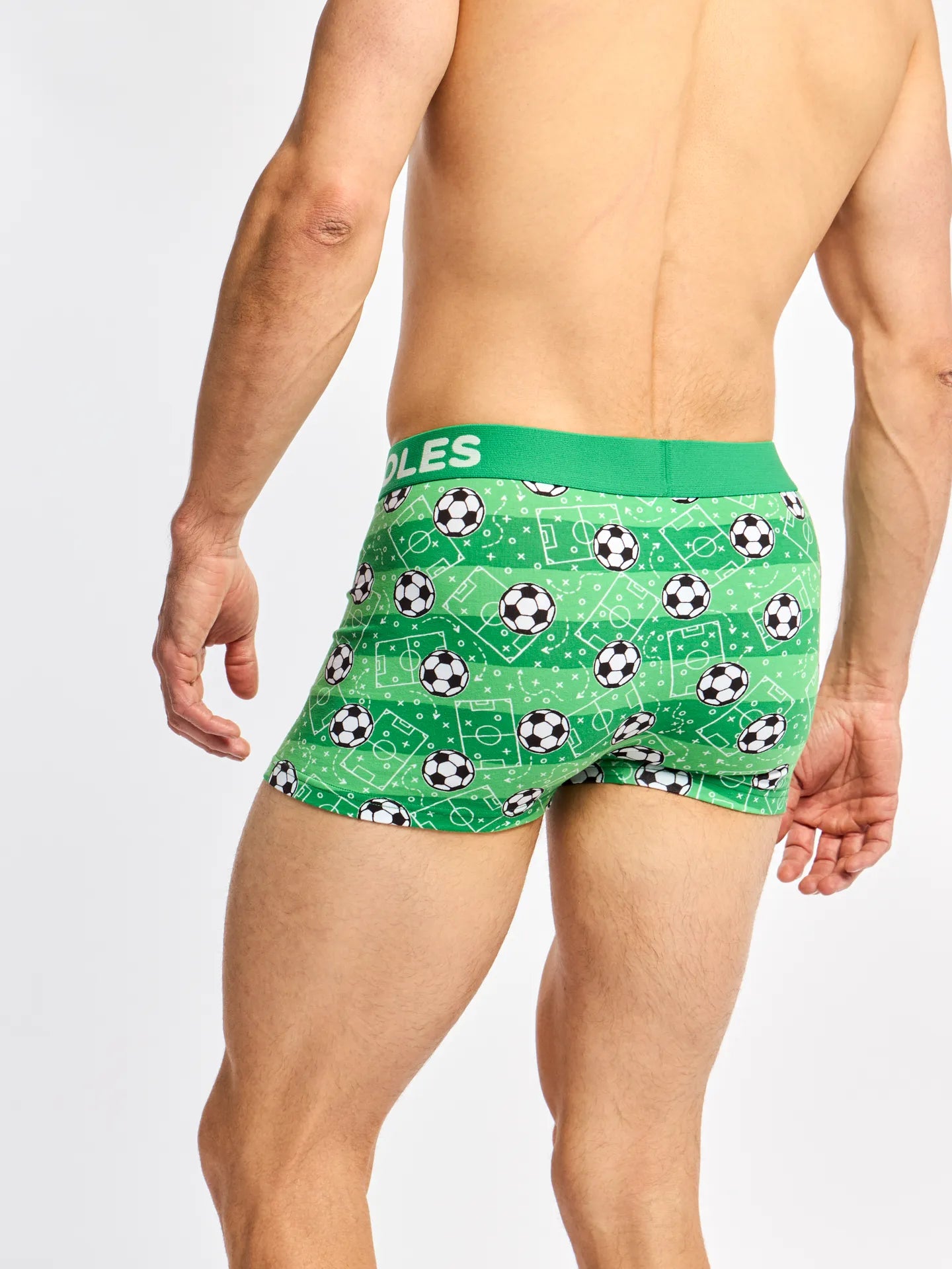 shortened-mens-trunks-football-pitch-79/79215ea620ad6bd8441095b334d60f2d532fa3f1