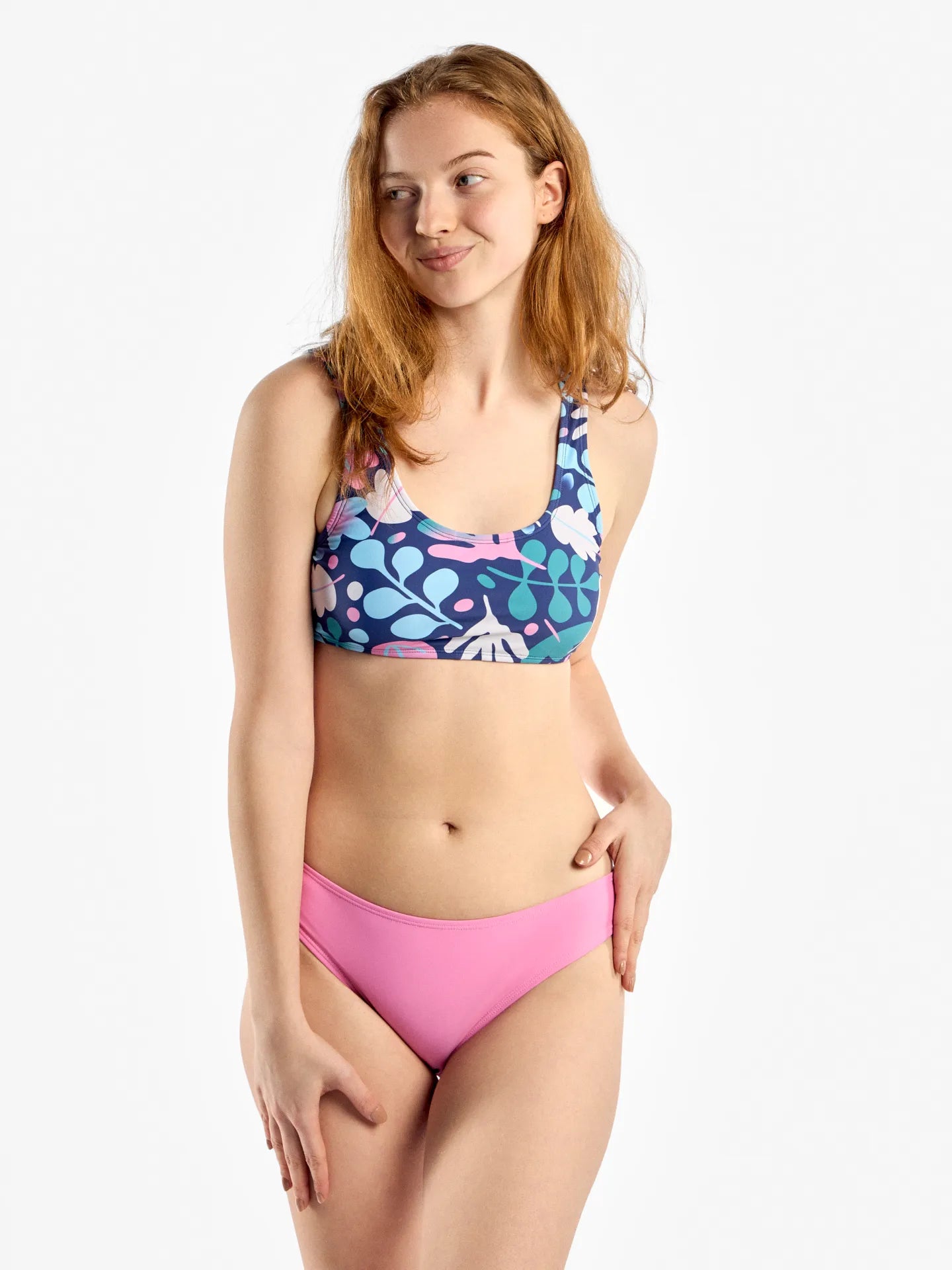 sporty-bikini-top-colorful-leaves-38/386d675a47101030052d94c633b2469d7a412581