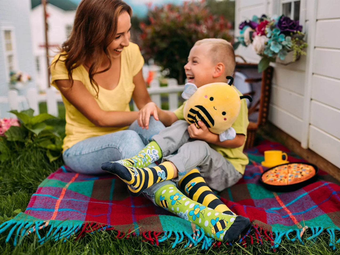 regular-socks-bee-happy-1-e3/e37f0a2d1a086daeb92871f7e56f30d117c5df4e
