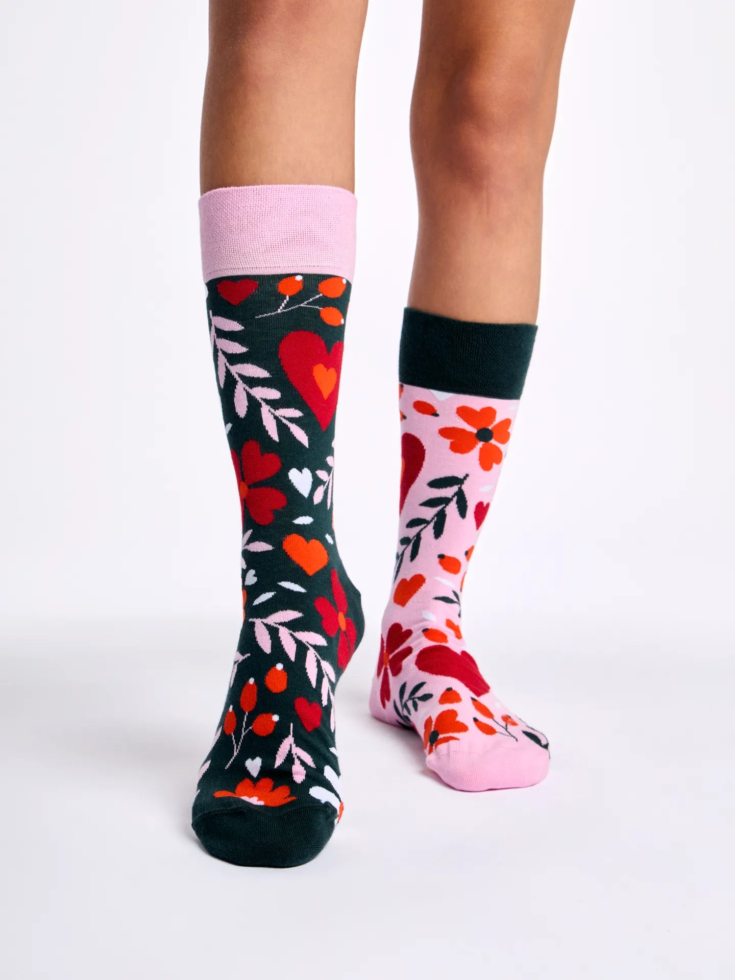 regular-socks-floral-love-1-4a/4accb12808f05fa69c599f839f05ac2332829f78