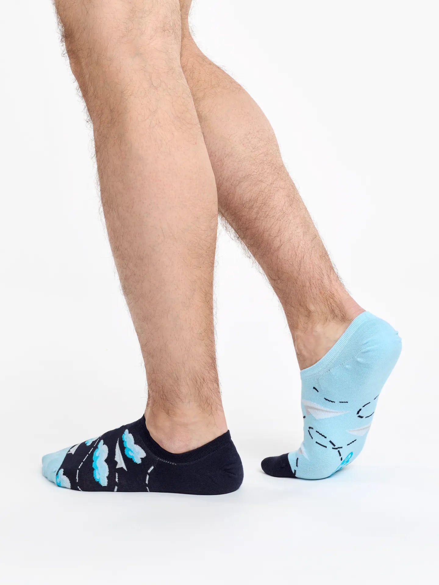 sneaker-socks-paper-planes-clouds-1-d4/d49b56c2f10854c3079c178f29e26848c0d6e8a3