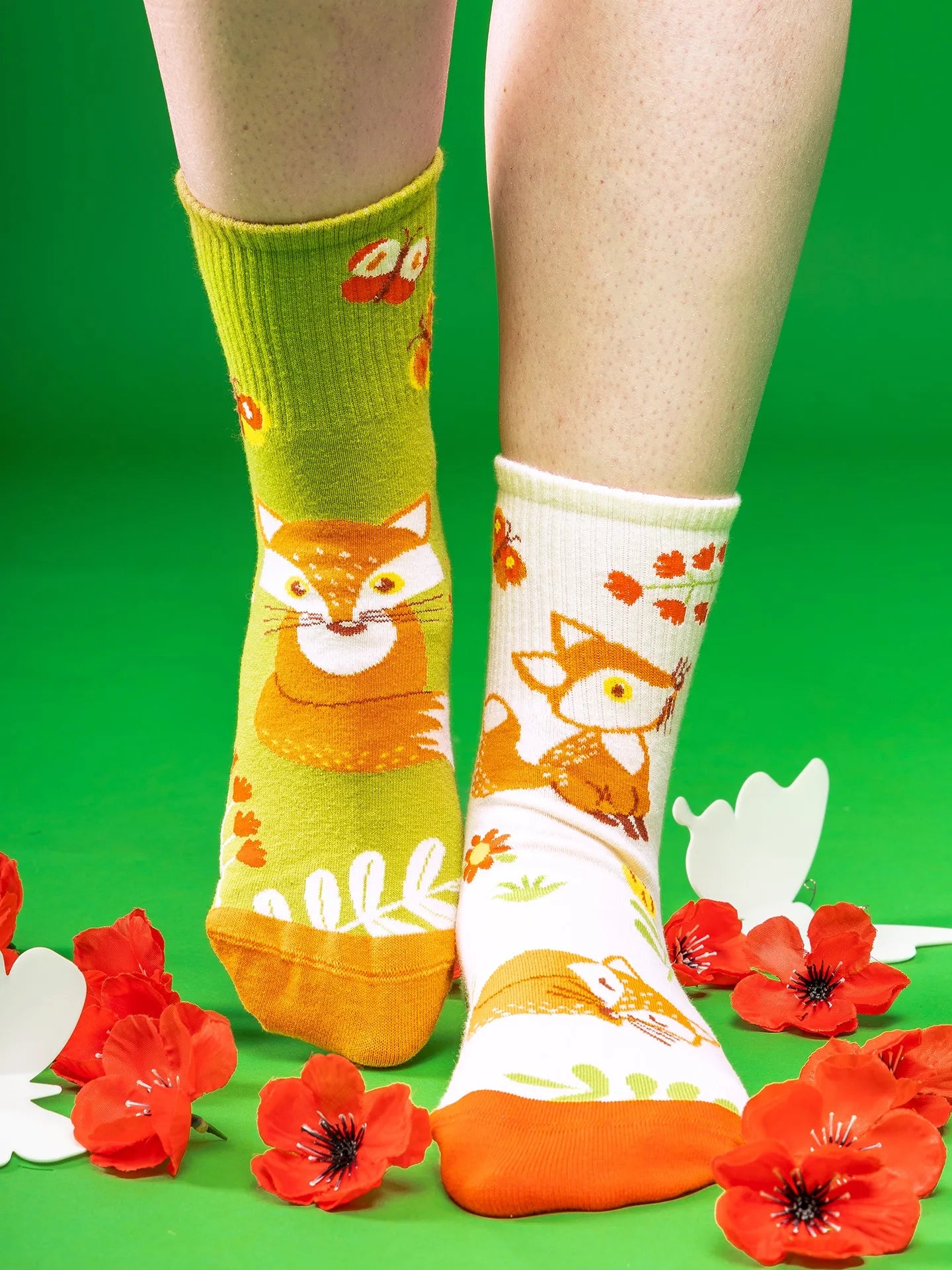 crew-socks-fox-butterflies-1-00/0058b0fbf00caf0dcf724ecb7ea0913545cd6d2d