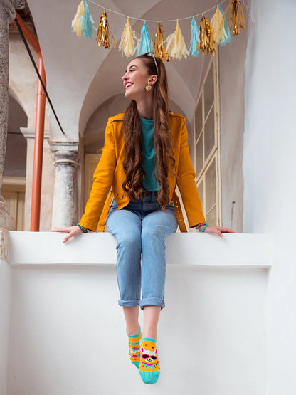 sneaker-socks-cool-llama-1-6c/6c30f19ab851b3140fbfe187a4f10a9e608cd4bf