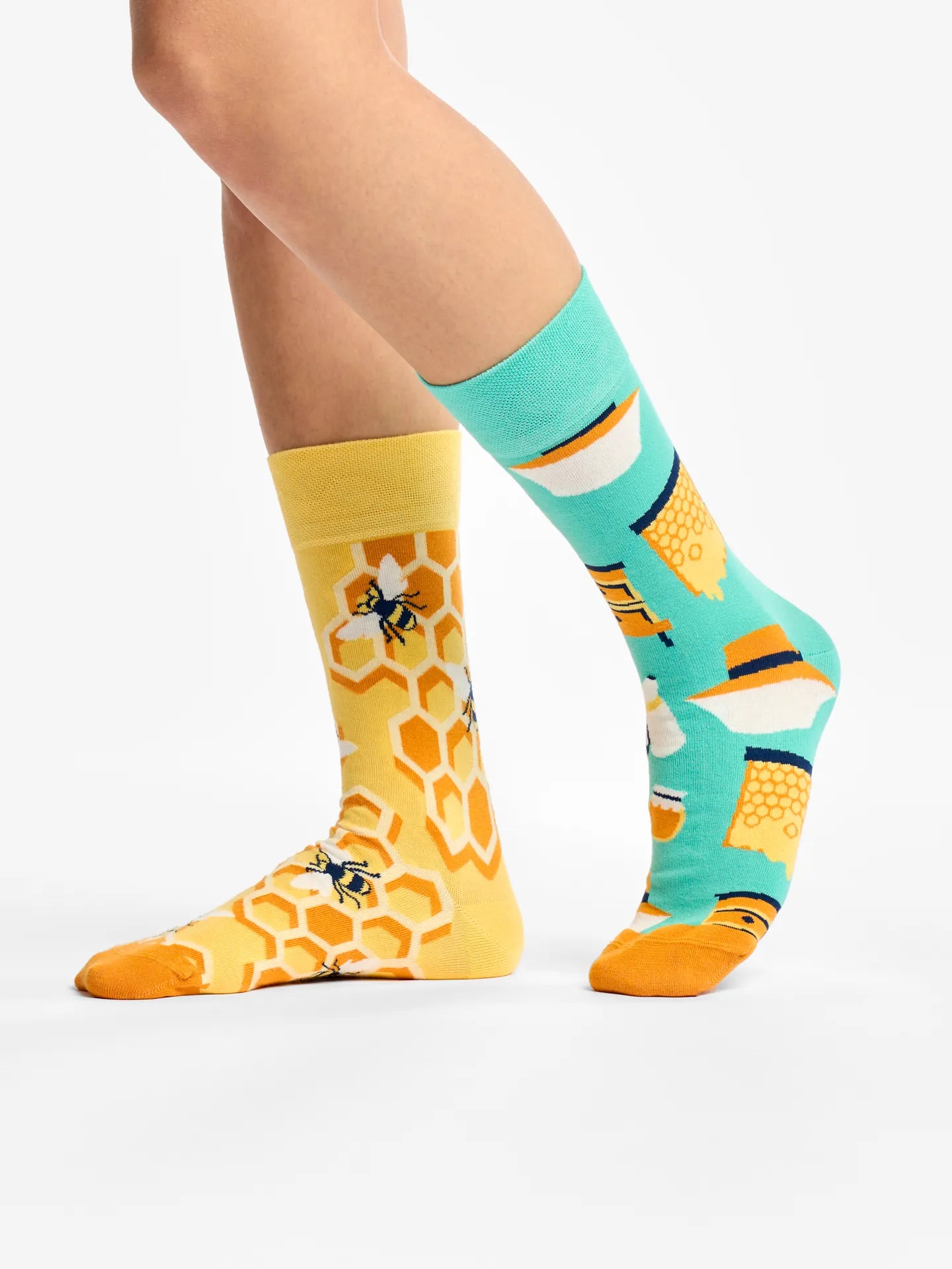 regular-socks-beekeeper-1-dd/ddabbd89809e540e06228b4bb9120c51ed533abd