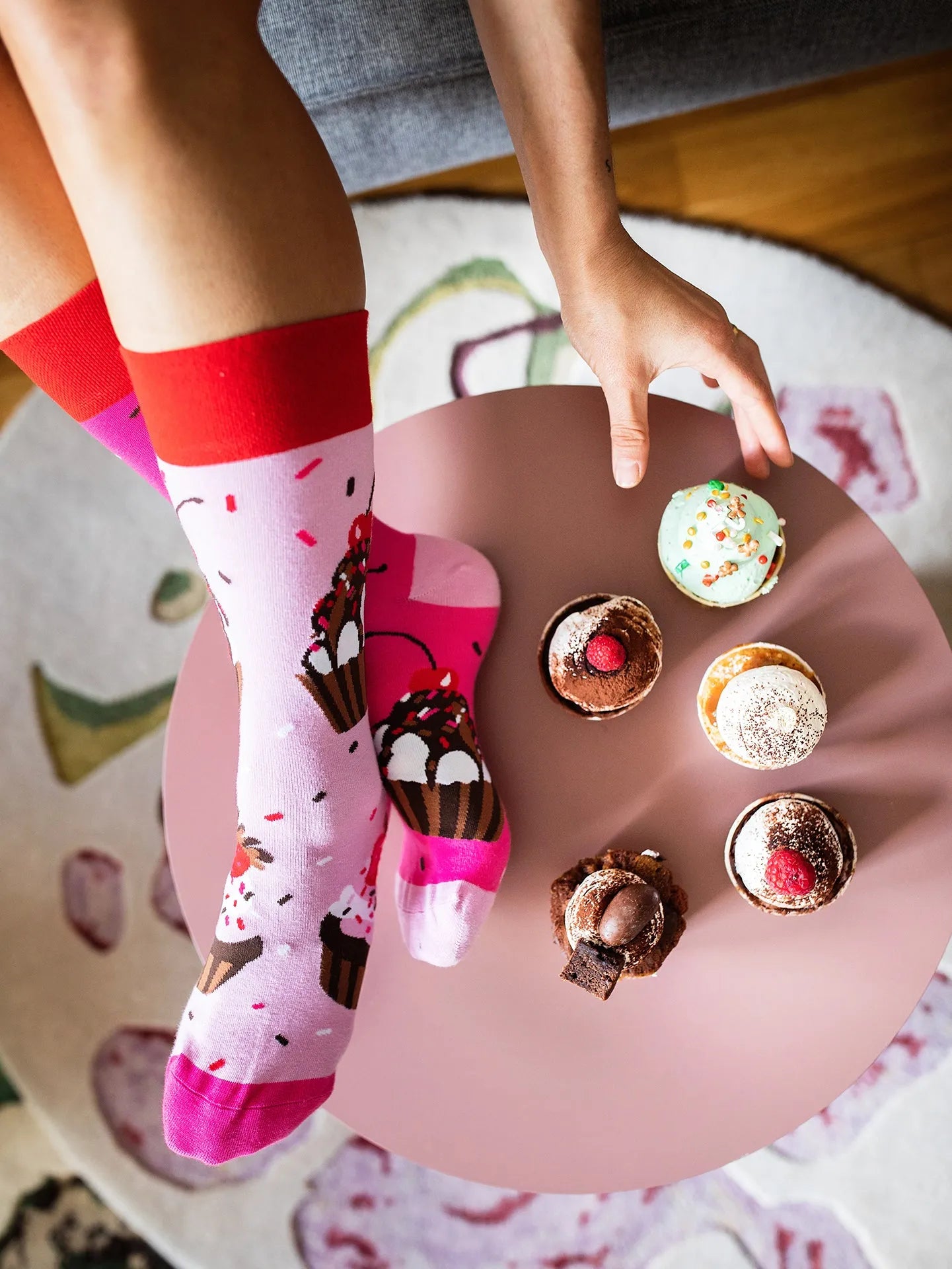 regular-socks-pink-cupcakes-1-22/22301458d82ac1b71ed93df24f04981ced24d203