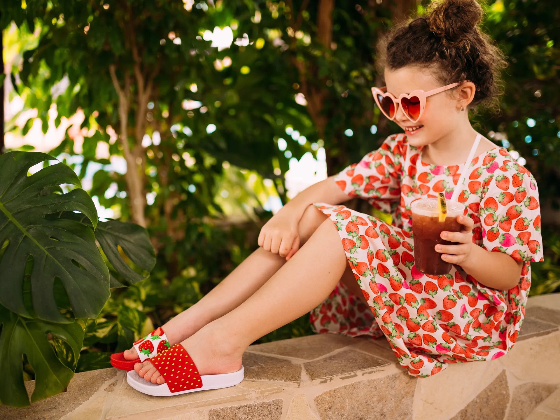 kids-slides-strawberries-14/146e338536e40e9cc26d5b893c4c5ce015213873