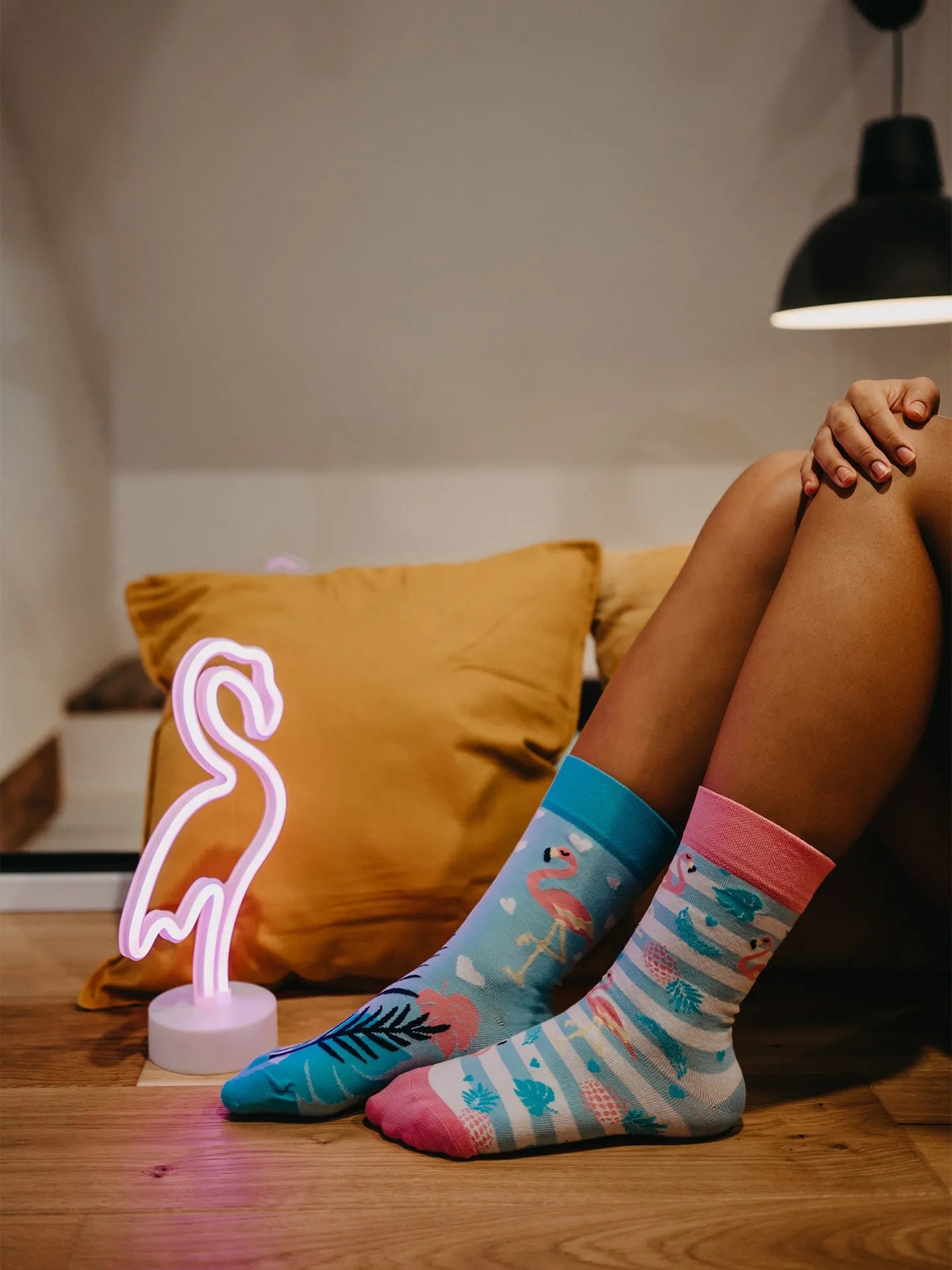 regular-socks-love-flamingos-1-12/125752ebf9896b20d95b1c932621432e717e2b17