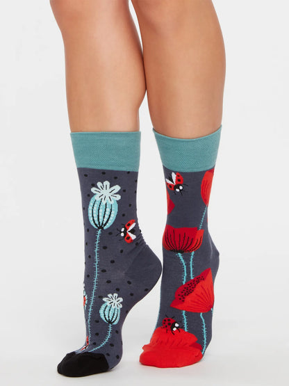 regular-socks-ladybugs-poppy-flowers-1-95/953d3f3638403c2602d0625693e86b67693a2c04