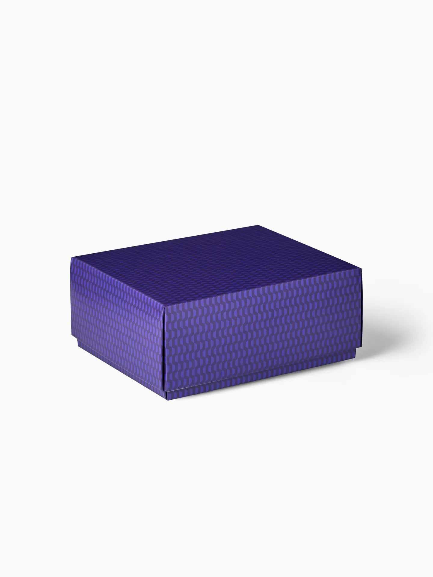 patterned-purple-gift-box-88/88fc9fe68a3e2aeb7db70c5105939e1a8db382ad