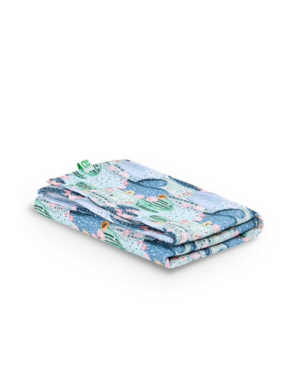kitchen-towel-blooming-cacti-44/445b511815e66f033f2bbd4b2a6a97b4f6c558b9