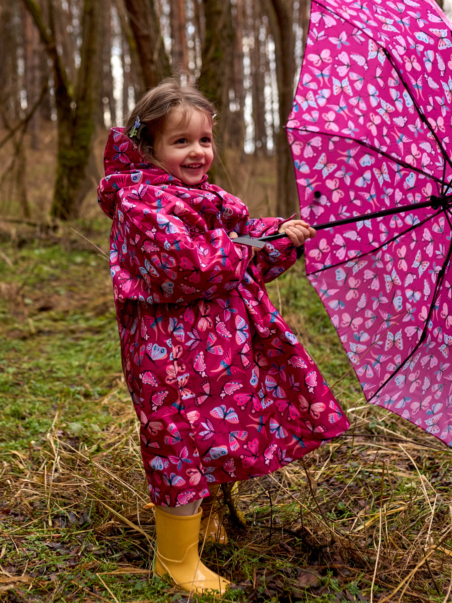 kids-raincoat-pink-butterflies-e8/e892292f08905783ca8123fb55a63ffb1fa5b3f4