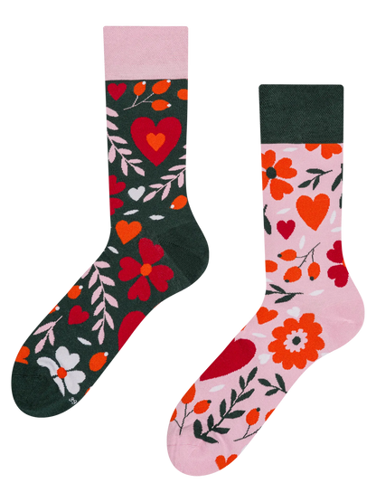 regular-socks-floral-love-1-98/986b948044fd006f07b9576baa579dd6db2c417c