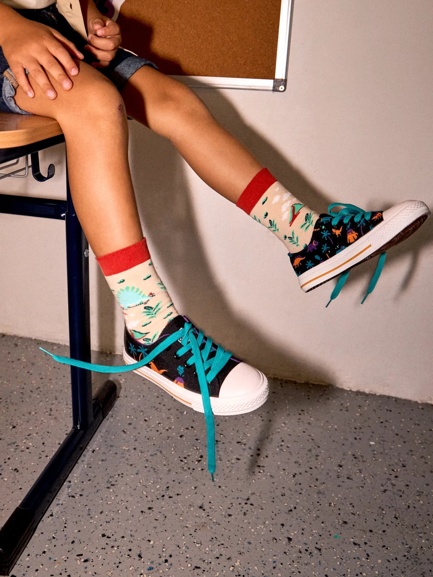 kids-canvas-shoes-dinos-volcanos-eb/ebd7c25d1ed987c27251776d2225b2536ffb6503