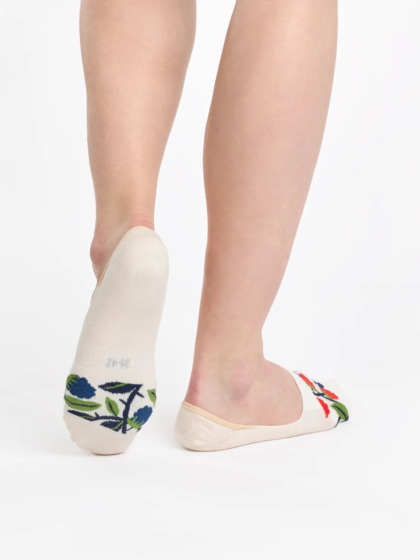 no-show-socks-raspberries-1-04/04b284b7457173d22d1a9f1a87be6bf2485631d8