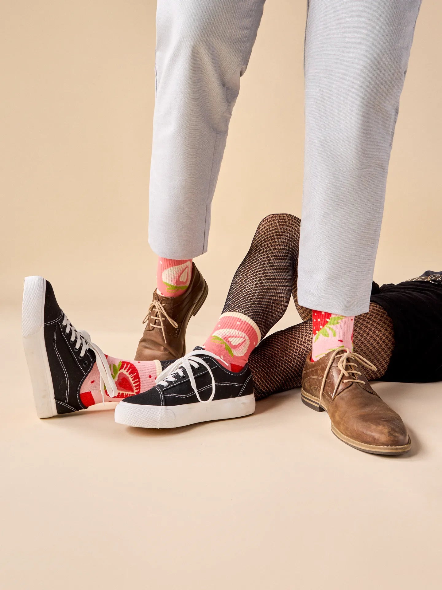 crew-socks-sweet-strawberries-1-3f/3f3fb8b93346730b477e61aaab638cd993e941a2