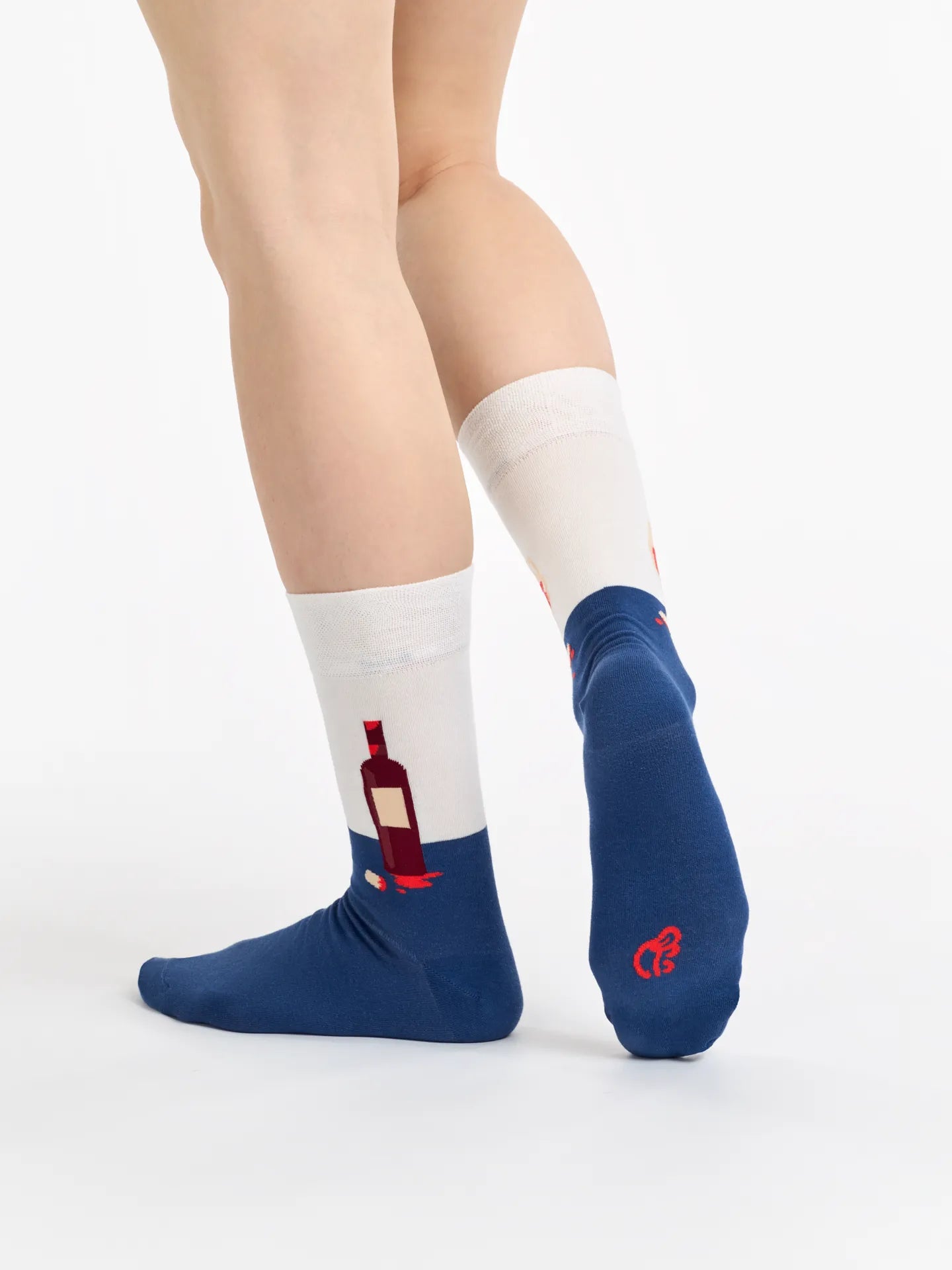 regular-socks-bottle-of-wine-1-d0/d0aeb0e8961762f5fef603f46826aa484a1891c5