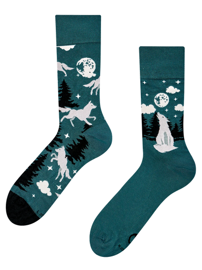bamboo-regular-socks-wolf-moon-e6/e60f714c1deda22a2c03abe48b3ec7b26f443b08