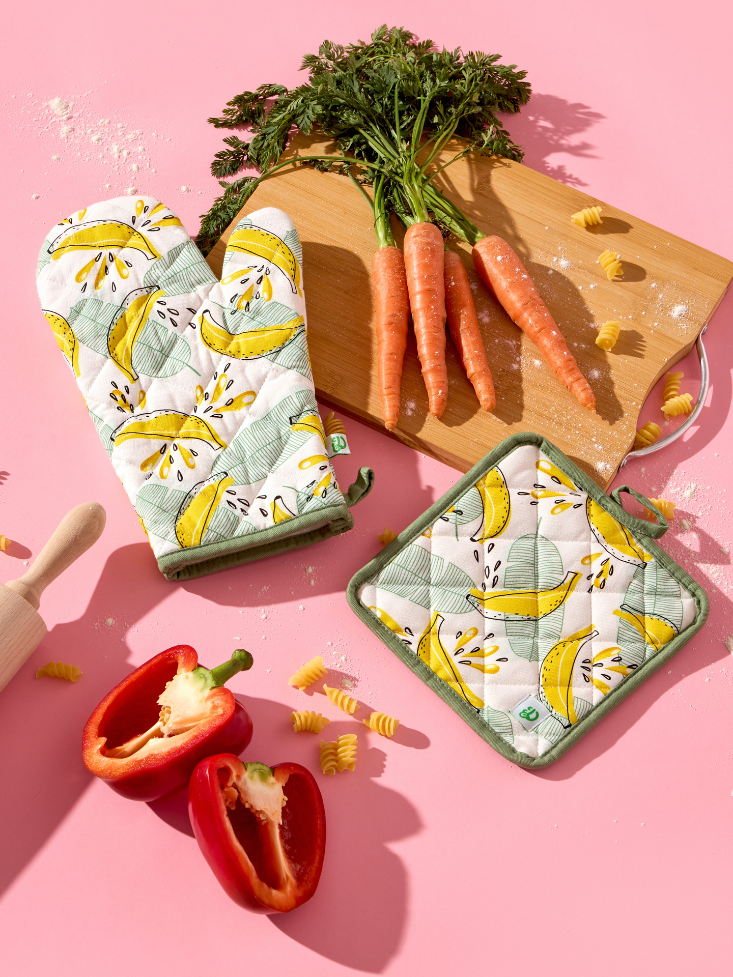 kitchen-set-fresh-bananas-8a/8afea45872d37a67fe35656e961d4130ce216614