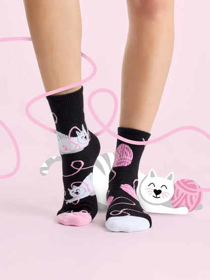 crew-socks-cat-ball-1-5b/5bbed3407fefe1c3edecb6316ee0e2c4a1090fe1