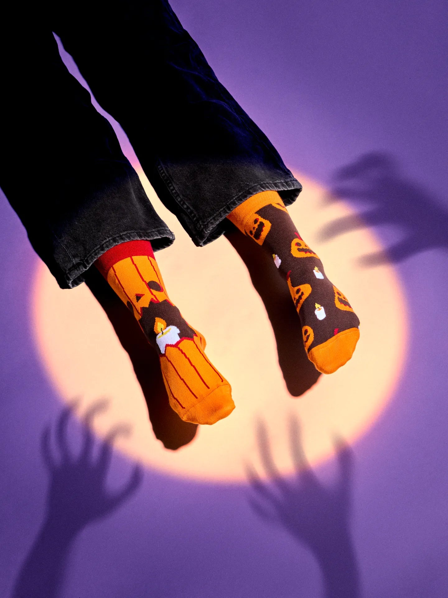 regular-socks-pumpkin-candles-2-e6/e6bf90f47e6b95c1ea8ea192950eb66800928b23