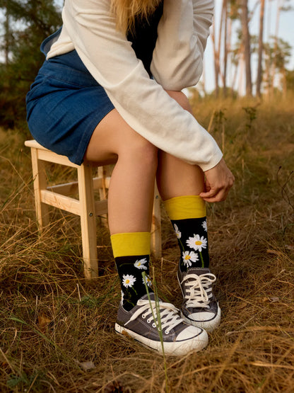 regular-socks-daisies-at-night-1-79/79a6a80984eba7514f8a0f74211de890b7de4f6c