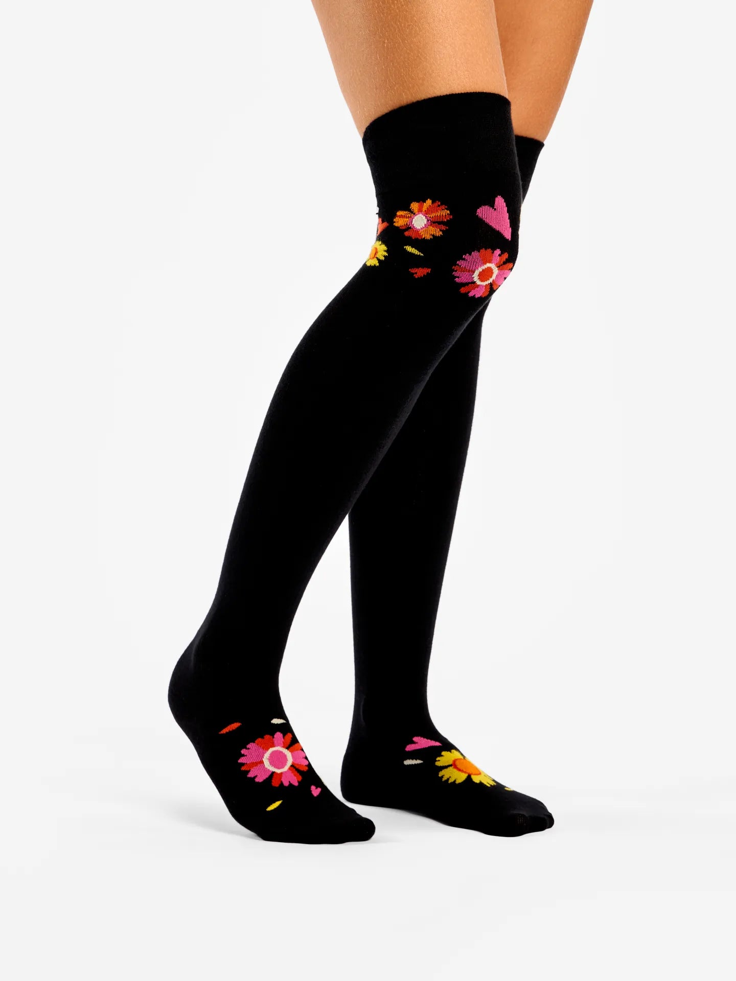 over-the-knee-socks-loves-me-loves-me-not-6f/6f2aca23ef6ff966b6ace27a1c3c9ae7b11c0090